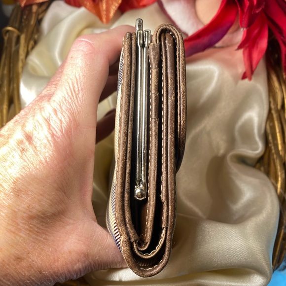 BURBERRY Womens NOVA CHECK Bifold Wallet w/snap coin pouch🔥EUC🎁Gift Idea - Picture 9 of 14